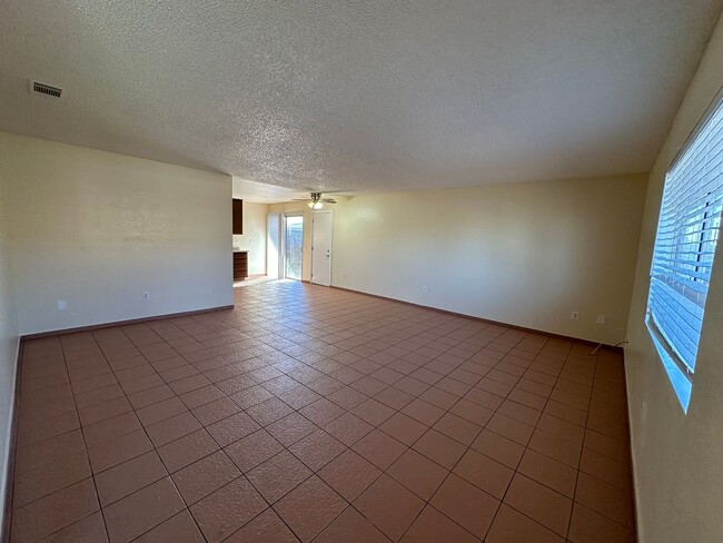 Building Photo - 13915 Spruce St