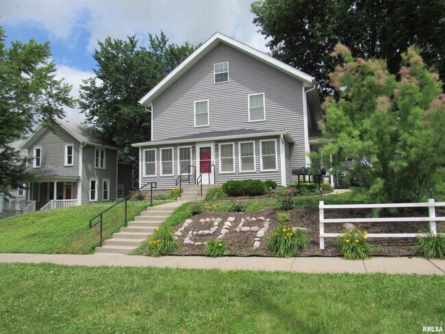 Building Photo - 1219 N Perry St