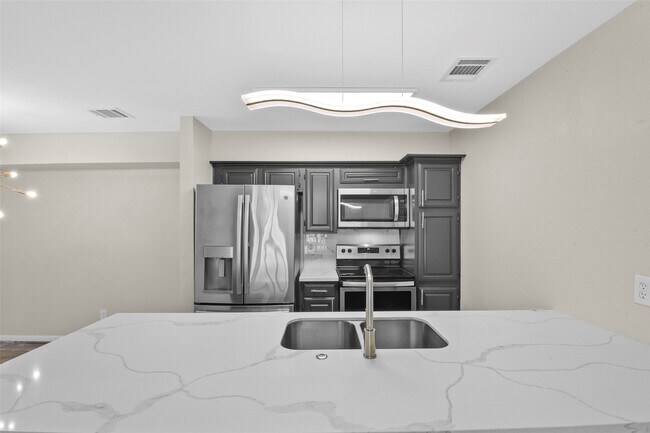 Building Photo - 1311 Antoine Dr