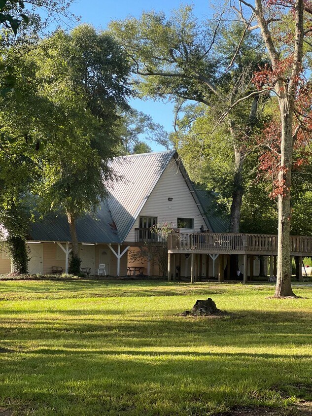 Primary Photo - Country Living