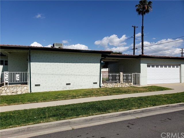 Building Photo - 2334 Carfax Ave