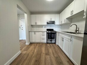 Building Photo - 455 Sandys St