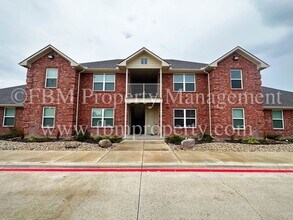 Building Photo - 1203 N Clay St
