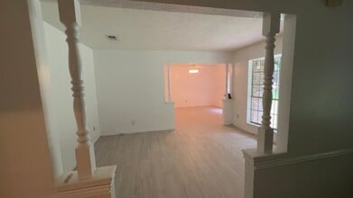 Building Photo - 22803 Trailwood Ln