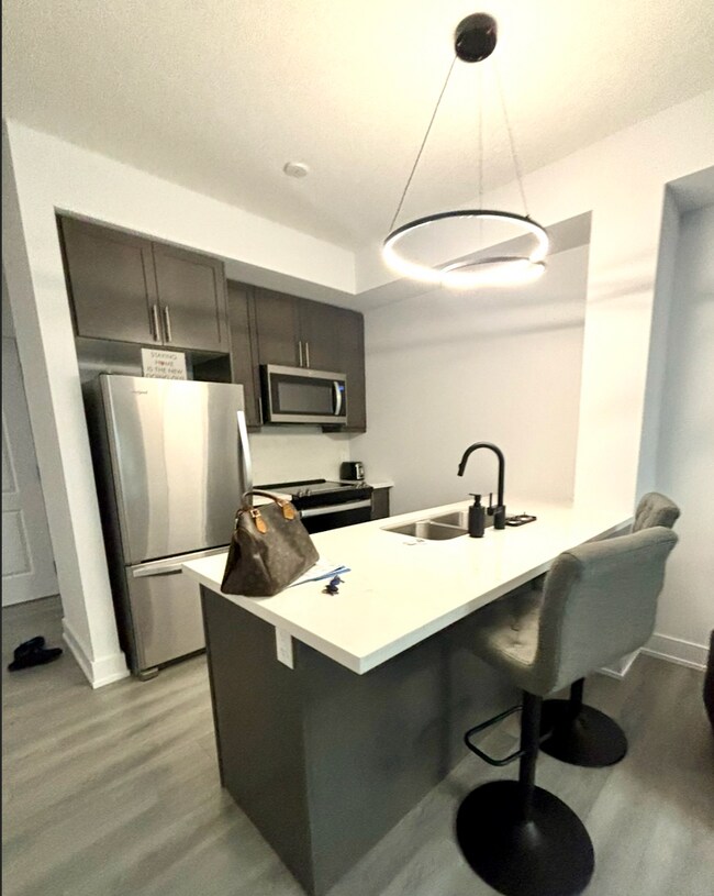 Photo du bâtiment - 339-5055 Greenlane Rd