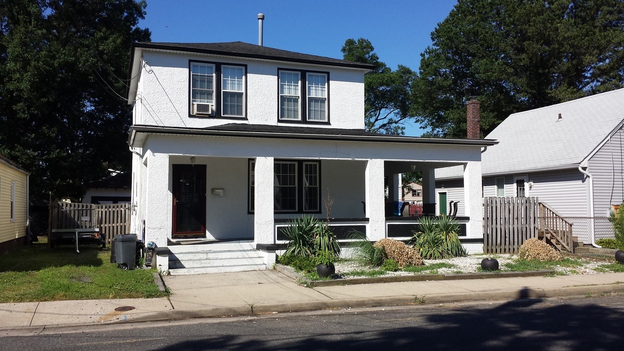 27 Oakwood Pl, Keansburg, NJ 07734 House Rental in Keansburg, NJ