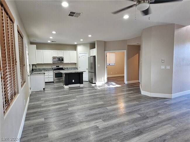 Building Photo - 616 W Blackbird Knoll Ct