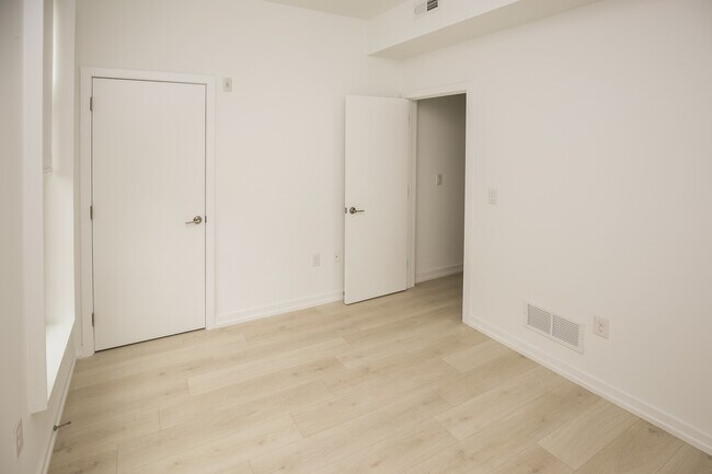 Foto del edificio - 1250 Lecount St