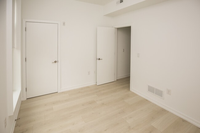 Building Photo - 1250 Lecount St