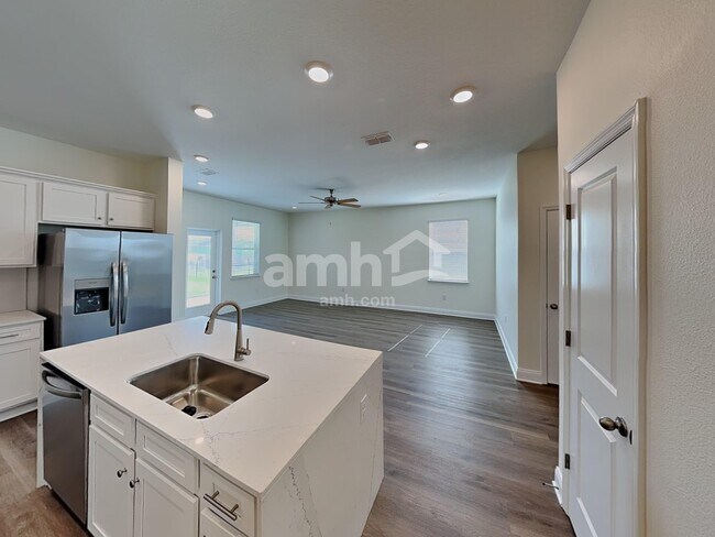 Building Photo - 3728 Center Cove Lane