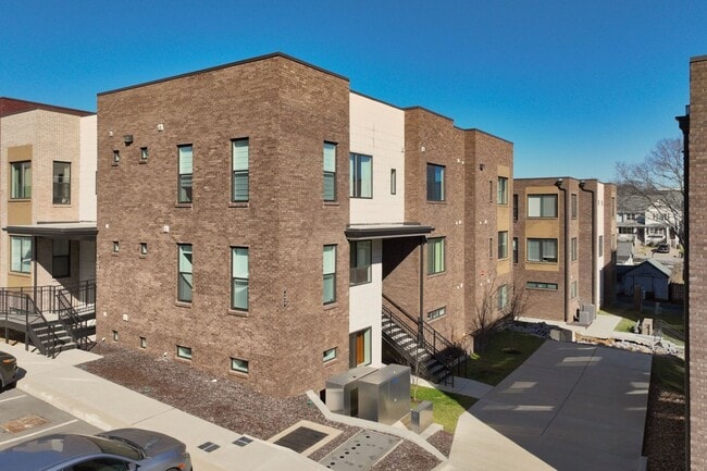 Building Photo - **2022-BUILT CONDO IN THE HEART OF WEDGEWOOD-HOUSTON WALKING DISTANCE TO GEODIS PARK**