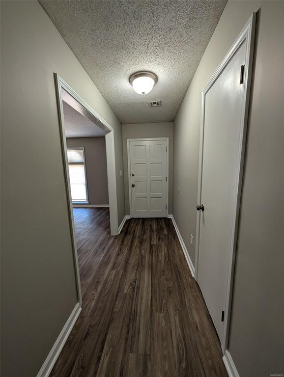 Foto del edificio - 2125 Edinburgh Dr