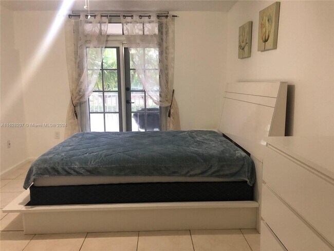 Foto del edificio - 1280 S Alhambra Cir