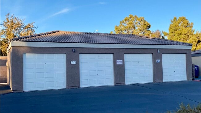 Building Photo - 8805 Jeffreys St