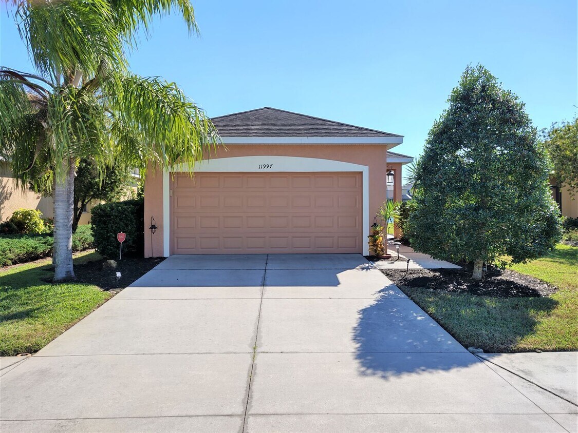 Primary Photo - Seasonal Short-Term Home in Stoneybrook of...
