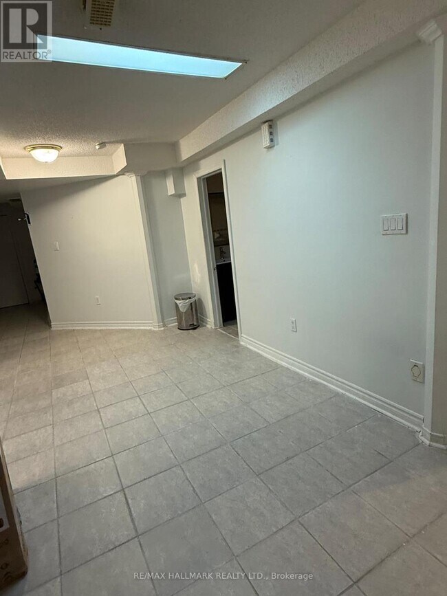 Building Photo - 5923 Sidmouth St