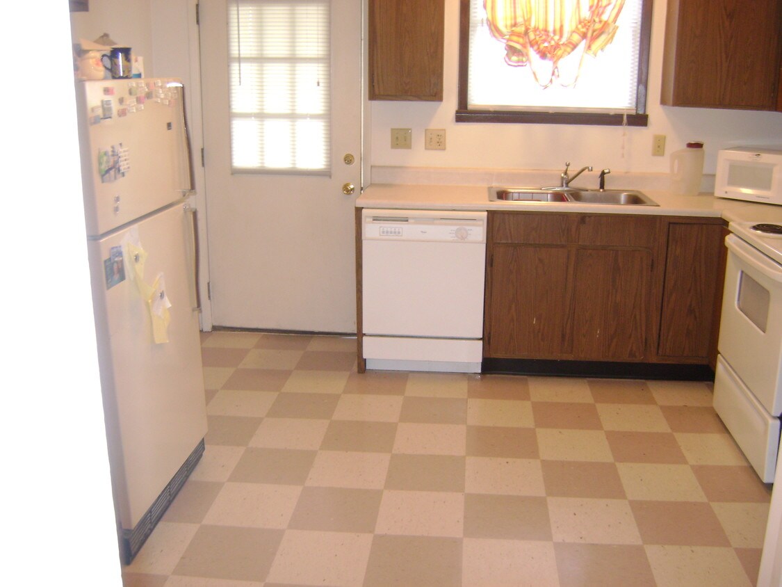Foto principal - 1501 Ensign Dr