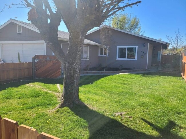 Building Photo - 685 Las Tablas Rd