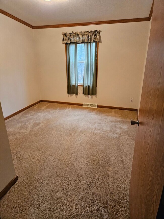 Foto del edificio - 3 bed, 2 bath on 10 acres w/30' x 40' Pole...
