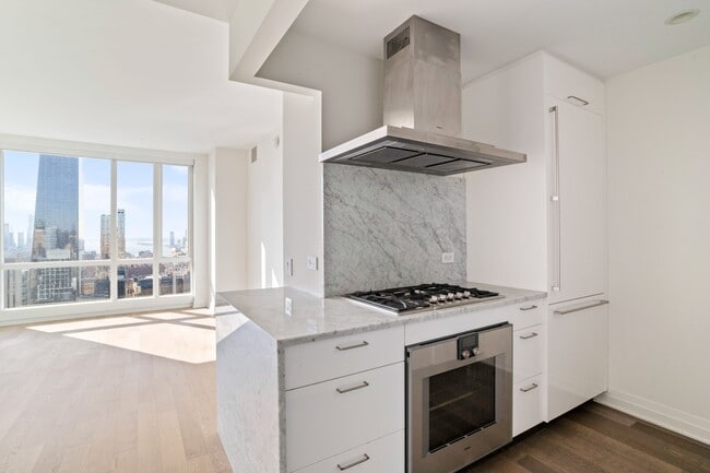 Building Photo - 460 W 42nd St