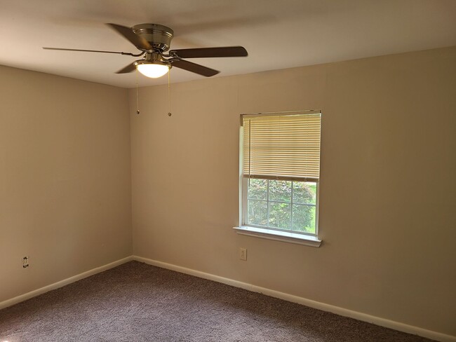 Building Photo - 2112 Melanie Drive