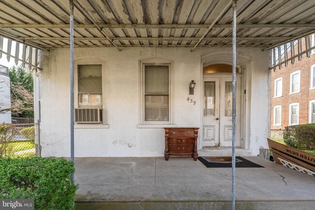 Building Photo - 459 Martin St