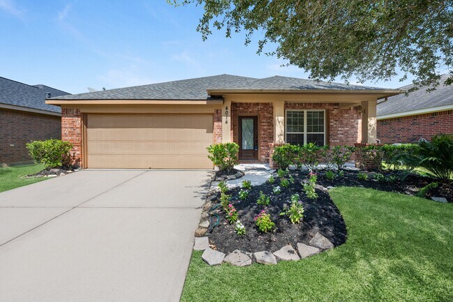 Building Photo - 4014 Pinecrest Hollow