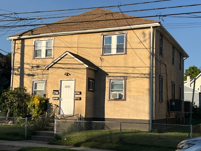 Building Photo - 1003 Clifton Ave
