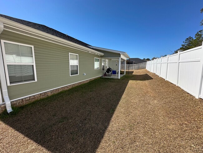 Building Photo - 231 Edith Way