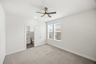 Building Photo - 719 Leverkuhn St
