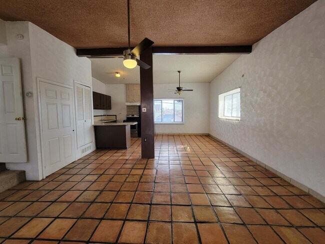 Building Photo - 1512 N Stanton St