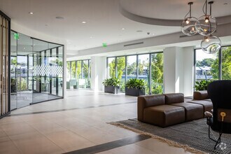 Lobby - 10X Miami River Apartments