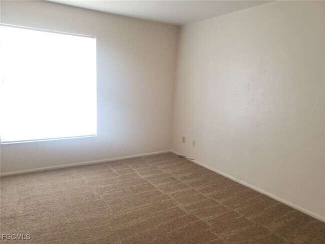 Foto del edificio - 622 SE 13th Ct