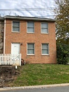 Primary Photo - 100 E Cherry Ln