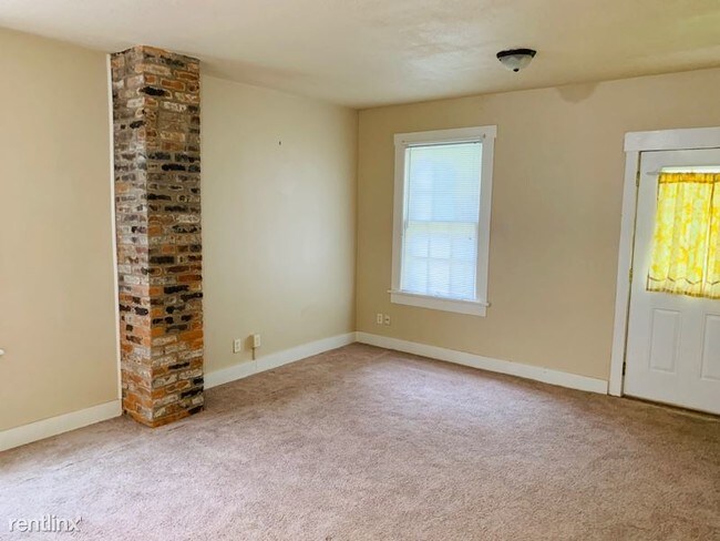 Foto del edificio - 2 br, 1 bath Apartment - 330 4th St E Unit E