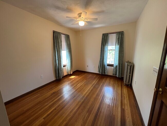 Living Room - 15 Mulberry St