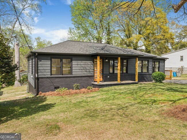 Building Photo - 960 Pine Forest Dr SW
