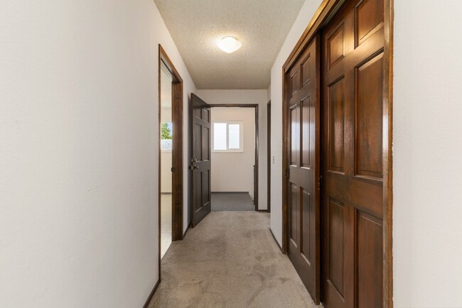 Foto del edificio - Charming 2BR/2BA Home with Private Balcony...