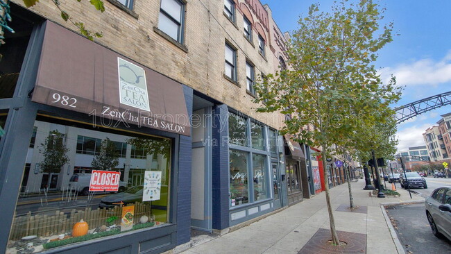 Building Photo - 978 N High St