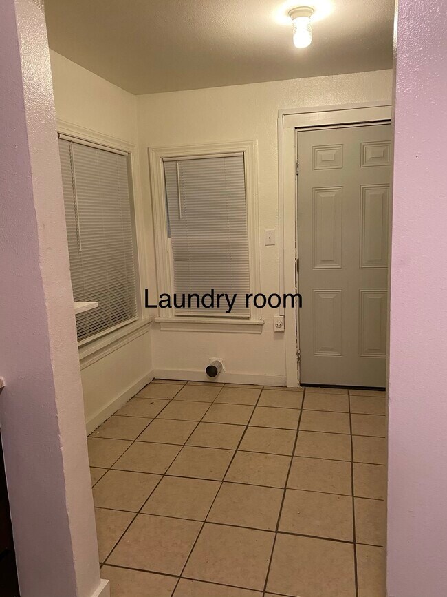 Foto del edificio - 1012 Boston St