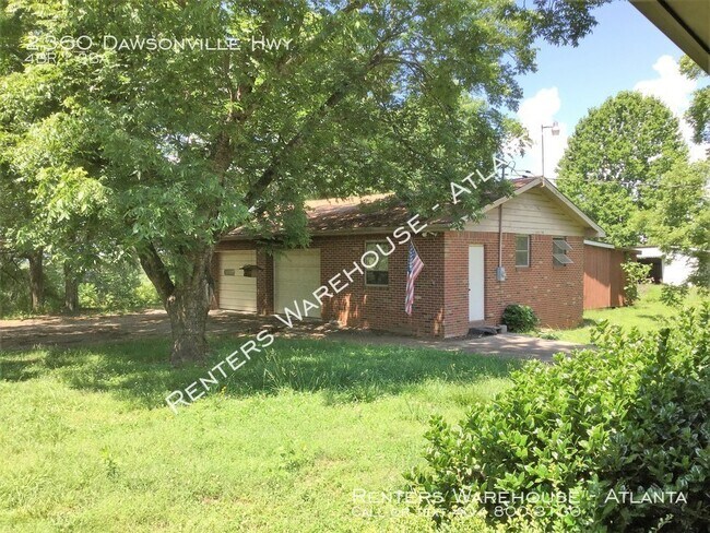 Building Photo - 4 Bedroom Brick Ranch home w/ lots of acre...