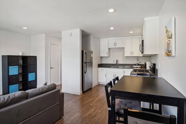 Building Photo - 4985 Comanche Dr