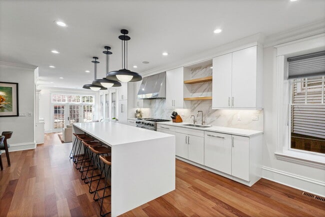 Foto del edificio - 4322 N Hermitage Ave