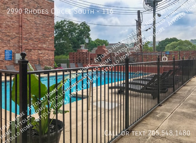 Building Photo - 2990 Rhodes Cir S