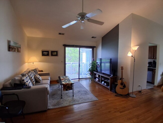 Building Photo - 2904 Heatherwood Dr