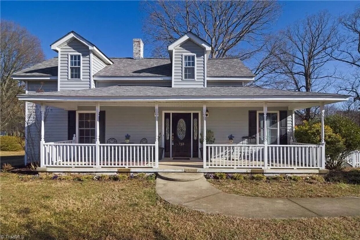 Primary Photo - Country Style home located in Kernersville