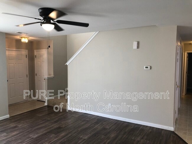 Building Photo - 4584 Greenmanor Dr
