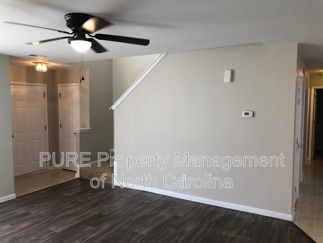 Foto del edificio - 4584 Greenmanor Dr