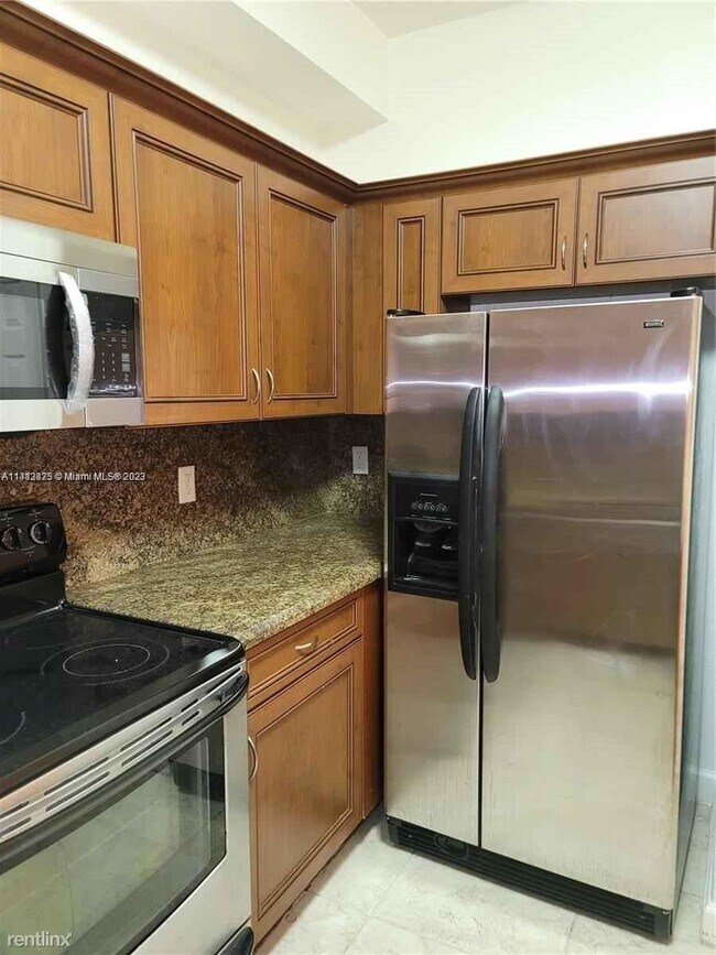 Foto del edificio - 2 br, 2.5 bath Condo - 10242 NW 7th St