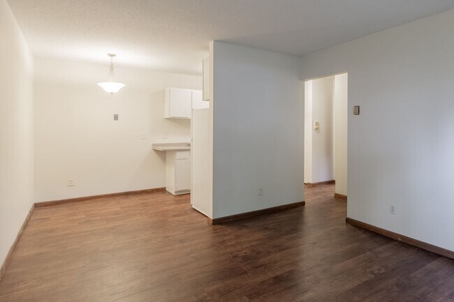 Interior Photo - 2626 Fremont